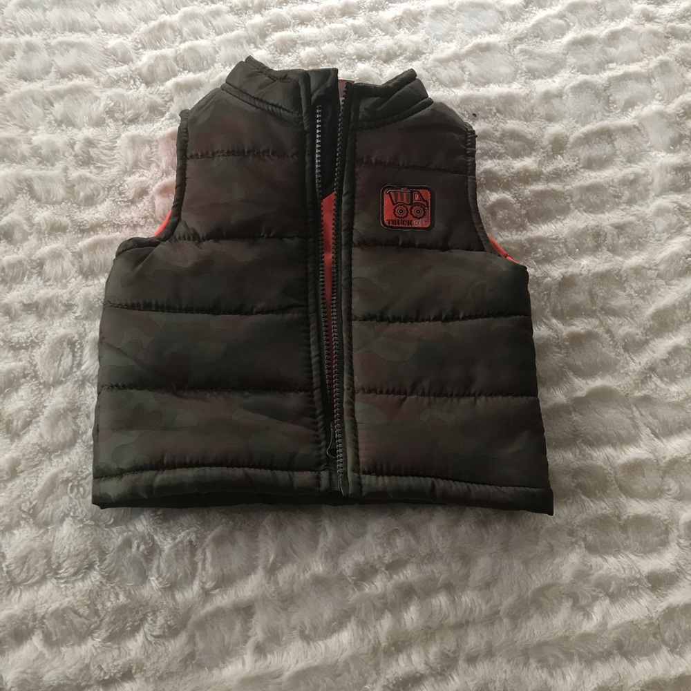 New Healthtex toddler camouflage vest 18M green